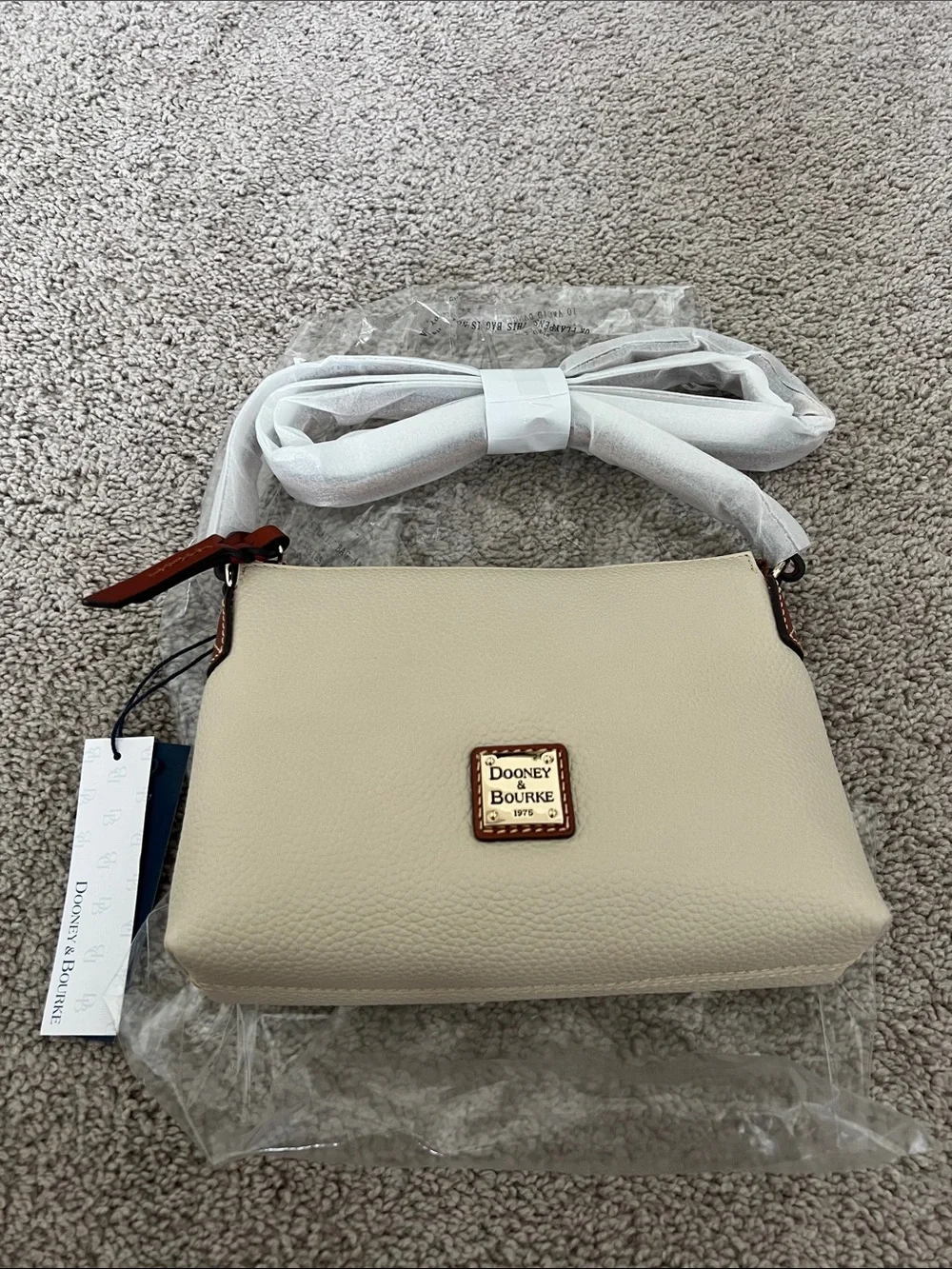 NWT Dooney&Bourke Pebble Grain Rosie Crossbody